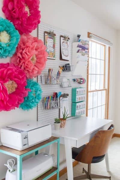 HOME OFFICE PEGBOARD STORAGE